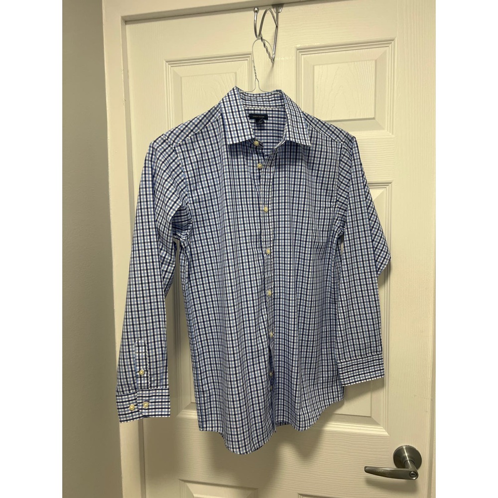 Tommy Hilfiger shirt
Size 18 Boys